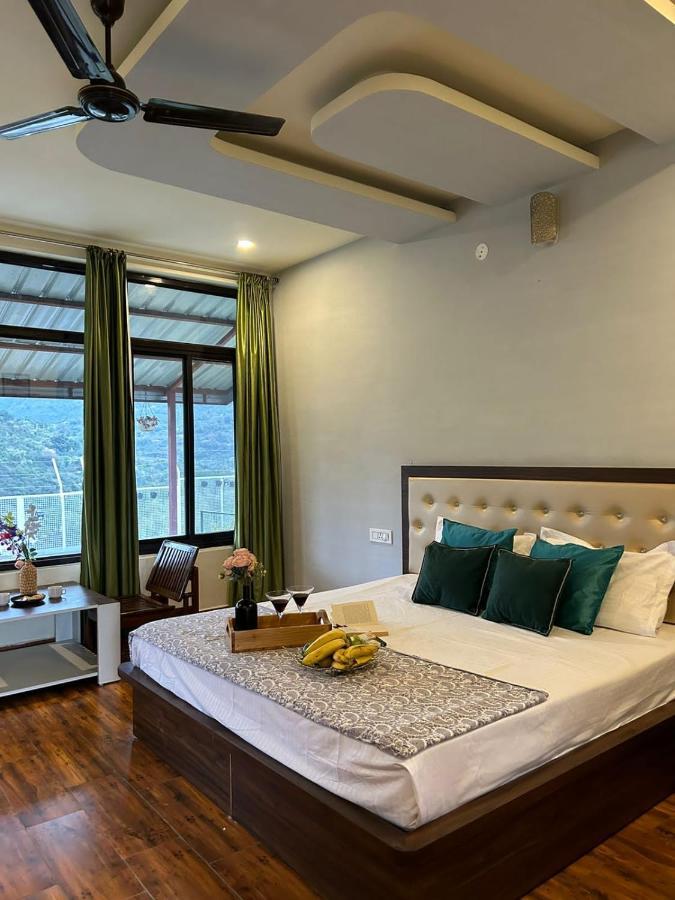 דרמסאלה Dhauladhar View Village Resort מראה חיצוני תמונה