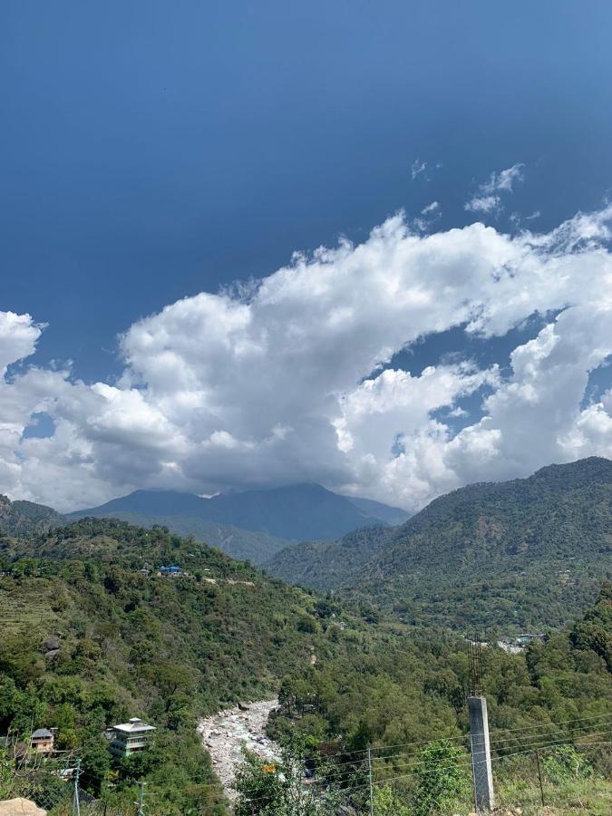 דרמסאלה Dhauladhar View Village Resort מראה חיצוני תמונה